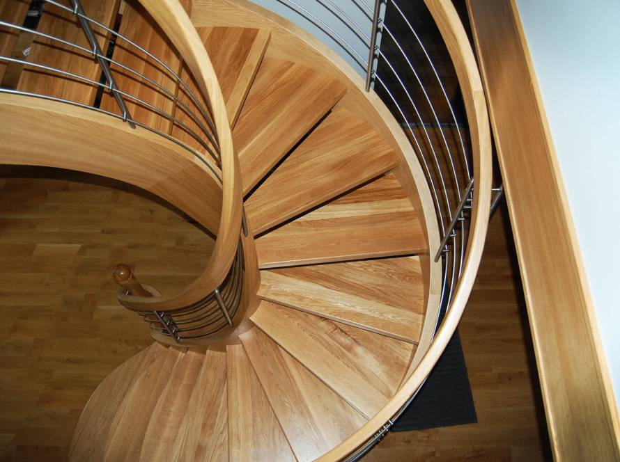 nowoczesne schody gięte